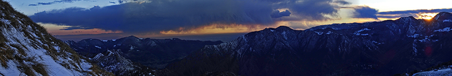 Tramonto con cielo tumultuoso dal Monte Gioco