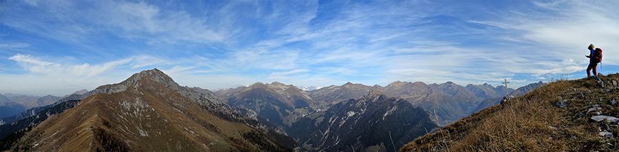 Panorama dalla vetta del Pizzo Badile (2044 m)