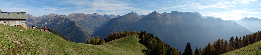 Alla Baita Cacciatori bel panorama autunnale sulle Orobie brembana