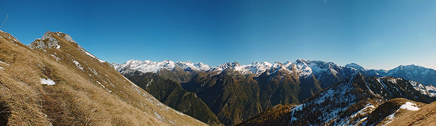 Salendo al Monte Secco vista in Orobie