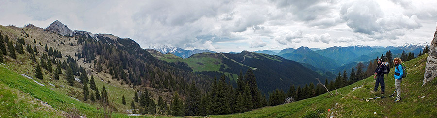 Panoramica dalla baita di Monte Secco sul sentiero 118