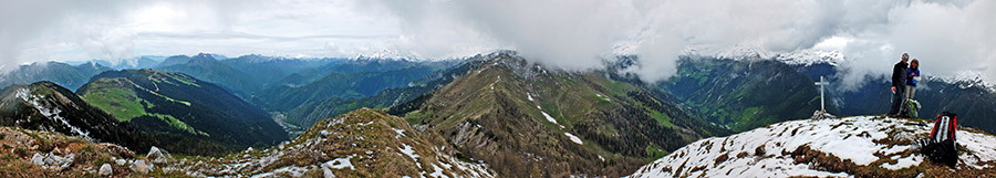Dalla vetta del Pizzo Badile (2044 m.)