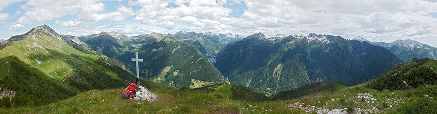 Panoramica dalla croce del Monte Colle (1750 m.)