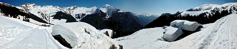 Tetti sovraccarichi di neve