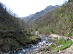 Carrareccia dal Ponte della Lavina nella valle dell'Enna