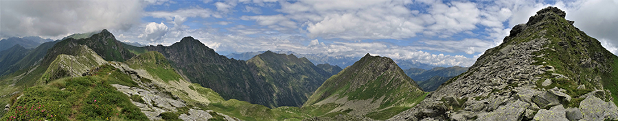 Vista panoramica salendo l'ultimo tratto impegnativo per il Monte Tartano