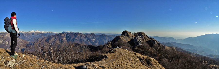 In cresta dai Canti ai Tre Faggi anche sui roccioni del Pralongone (1503 m)