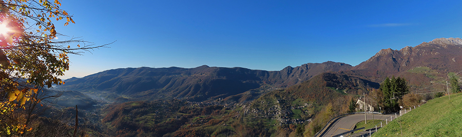 Dalla chiesa di Fuipiano ampia vista panoramica sulla Valle Imagna