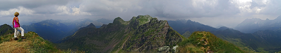 Vista a nord dalla vetta del Pietra Quadra
