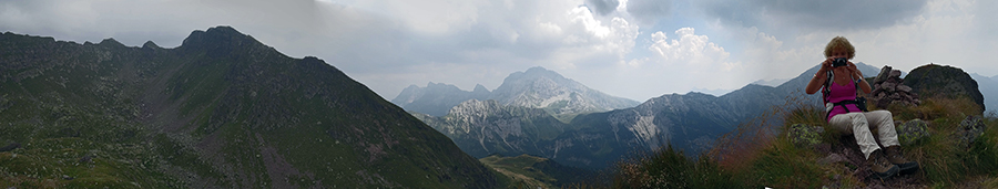 In vetta al più alto dei Tre Pizzi (2167 m)