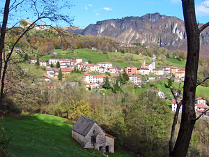 Sottochiesa con il Cancervo sullo sfondo 