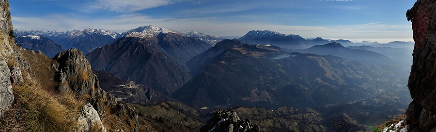 Panorama salendo in Cancervo dal Canalino dei Sassi