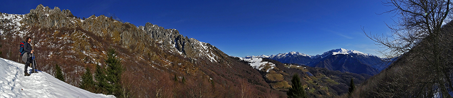 Sul sentiero 136 in zona Baita della Vecchia salendo al Passo di Grialeggio