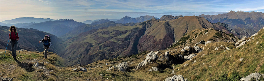 Vista panoramica dalla vetta del Venturosa ad ovest