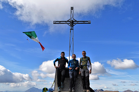 Autunnale sul MONTE VENTUROSA (1999 m) il 9 ottobre 2017 - FOTOGALLERY