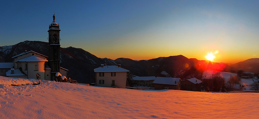 Tramonto alla Chiesa di Miragolo San Marco con vista verso Corna Bianca e Canto Alto