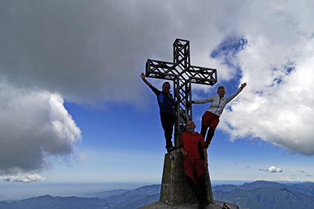 Anello del Monte Alben con Cima Croce, Cima Alben, Casere, Sappli da Passo Crocetta il 24 maggio 2016  - FOTOGALLERY