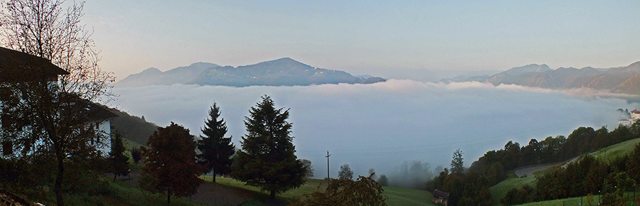Costa Serina, nebbie mattutine in Val Serina