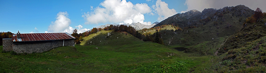 Dalla Cascina dei Foppi (1600 m) parte la variante 525 M. Alben Via Creste