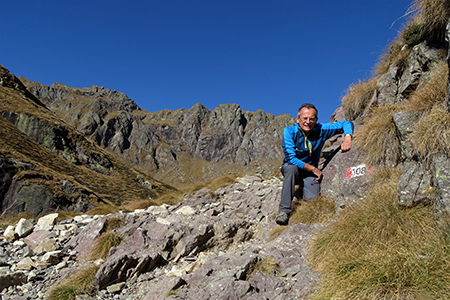 RIFUGIO BENIGNI   ad anello dalla CIMA DI VAL PIANELLA (2349 m), salita dal Sentiero dei Vitelli-Bocca di Trona il 1 nov. 2017 - FOTOGALLERY