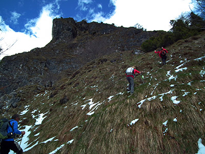 CORNO ZUCCONE(1458 m.) per montagnini 'zucconi' il 22 aprile 2012  - FOTOGALLERY