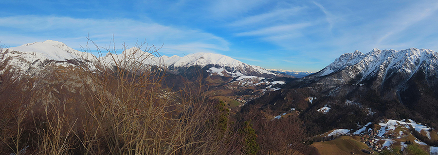 Dalla croce del Monte Castello le cime del M.A.G.A.