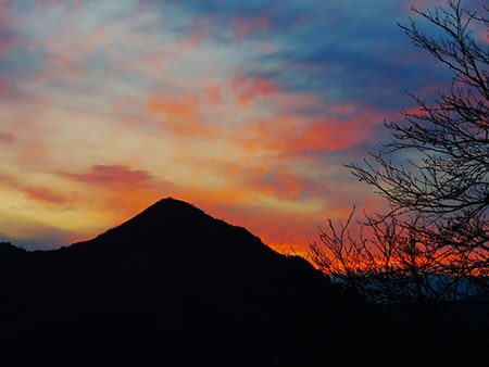 MONTE CASTELLO da Valpiana di Serina con spettacolare tramonto il 15 dicembre 2025 - FOTOGALLERY