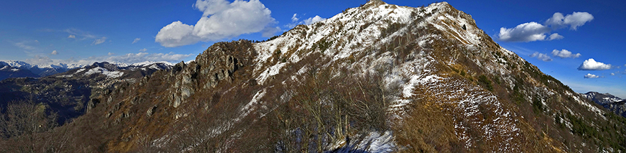 Il sentiero 598 per il Monte Gioco segue il crinale sud-ovest