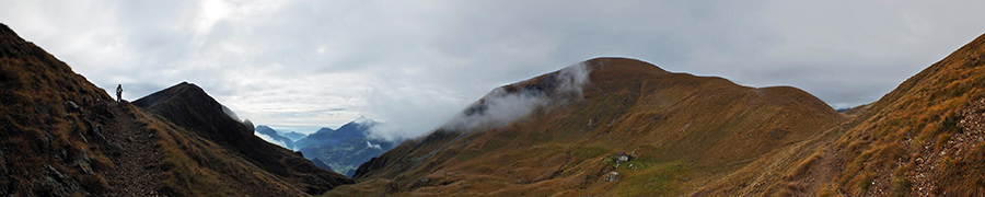 Sul sentiero 101 tra Passo del Toro (superato) e Bocchetta di Foppabona (1985 m)