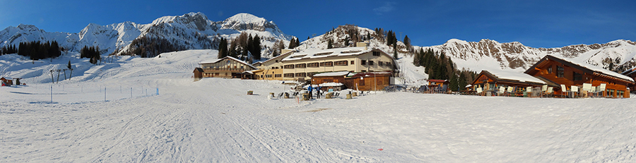 San Simone ammantata di neve e baciata dal sole! Ma quando riapriranno gli impianti di risalita?