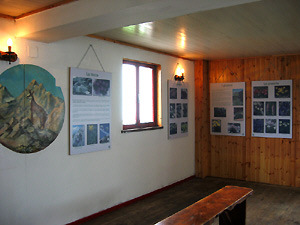 La mostra permanente 'Sentiero dei Fiori Claudio Brissoni' presso il Rifugio Capanna 2000 d'Arera