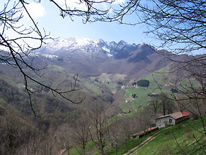 Vista su Morterone sulle pendici del Resegone