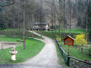Agriturismo Ferdy, punto d'arrivo ai Piani di Scalvino dove si attraversa il ponte sul fiume Brembo per passare sulla provinciale di Valle Brembana