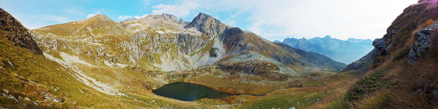Scendendo dai Laghi di Caldirolo sul sentiero 209A in Valsambuzza
