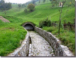 Antica fontana da sorgente  di Cerro Foppa