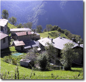 Il Borgo antico di Pusdosso di Isola di Fondra