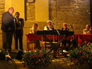Antonio Cernuschi, regista della serata, presenta il concorso