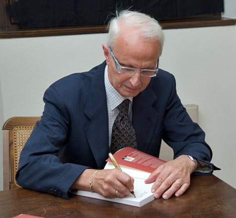 Giosuè Paninforni presenta la sua nuova raccolta di poesie, 'Essere nel sogno'  al Museo della Valle di Zogno il 19 settembre 2009 - FOTOGALLERY