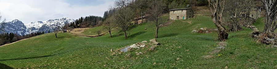 Vista panoramica verso alcune Baite della Pigfolotta