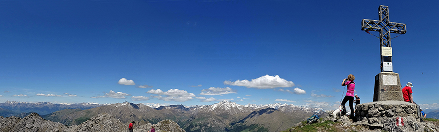Gran panorama da cima Alben (2019 m)