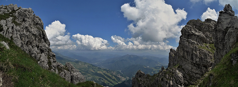 Canalone a precipizio sulla Val Del Riso