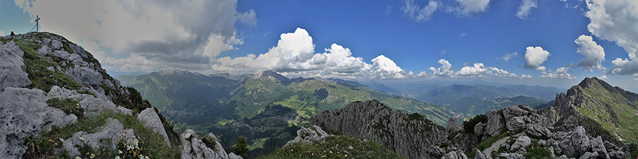 Dalla Cima Croce (1975 m) vista sulle cime del M.A.G.A