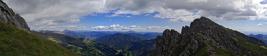 Panoramica su Cima Alben salendo a Cima Croce