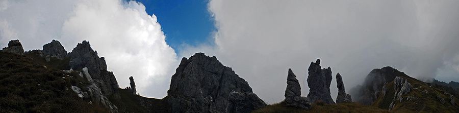 Pareti, torrioni, pinnacoli, guglie sulle creste sud del Monte Alben