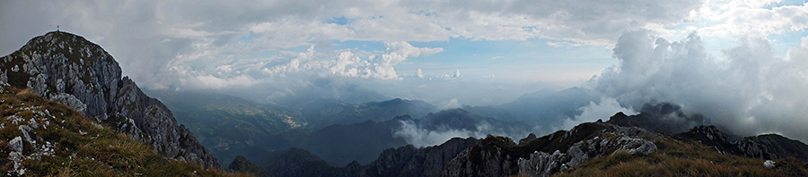 Cima Monte Alben (2019 m) con vista su Val del Riso e Val Seriana