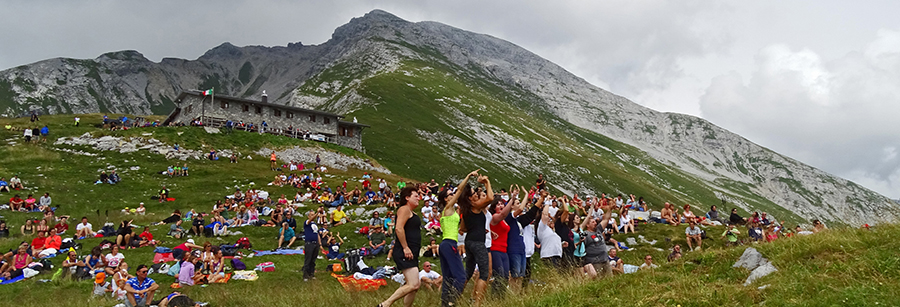 PIZZO ARERA il mattino, concerto del Bepi & The Prismas il pomeriggio al Rifugio Capanna 2000 il 26 luglio 2015