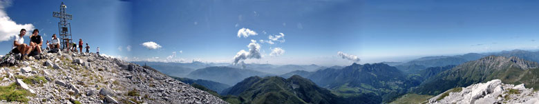 Salita al Pizzo Arera (2512 m.) dal Rifugio Alpe Arera-SABA e Capanna 2000 nella splendida giornata del 28 agosto 2010 