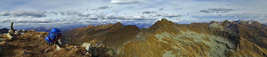 Panorama dalla vetta del Monte Valegino (2415 m)