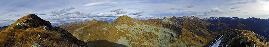 Panorama dalla cresta del Monte Valegino (2415 m)