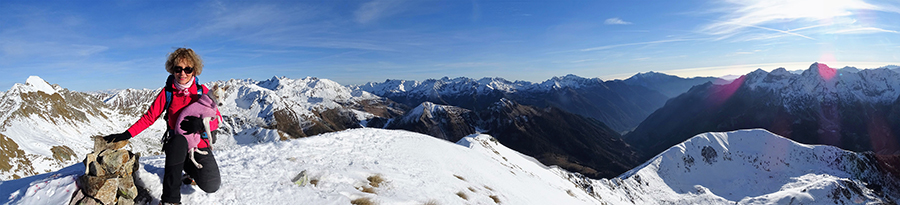 Panorama dalla vette de Monte Valegino (2415 m) verso la Valle Brembana 